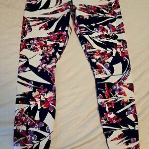 White/flowered Guru Active workout leggings, size Large